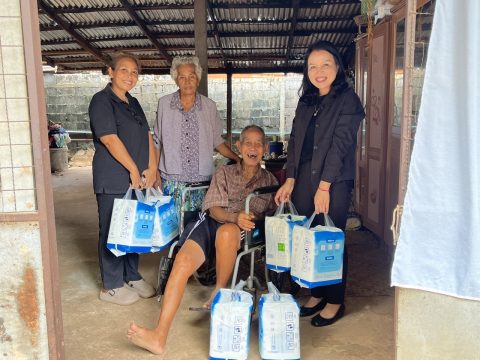 มอบผ้าอ้อมสำหรับผู้สูงอายุและผู้พิการสำหรับบุคคลที่มีภาวะพึ่งพิงและบุคคลที่ผู้ที่มีภาวะปัญหาการกลั้้นปัสสาวะหรืออุจจาระไม่ได้